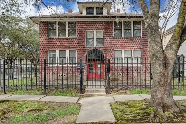 Building Photo - 1660 Kipling St