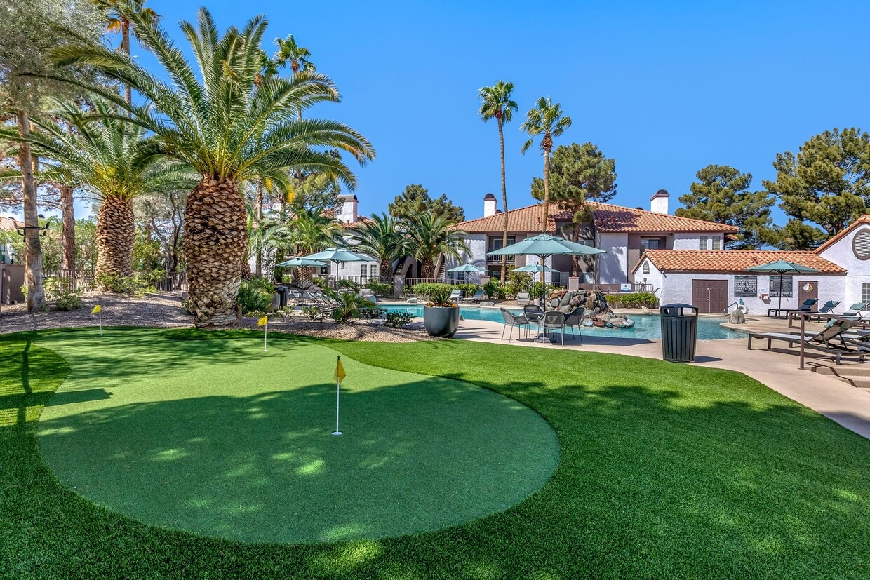 Fairways on Green Valley Apartments in Henderson, NV