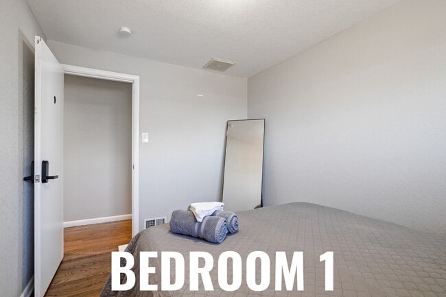 Building Photo - 2300 Lima St