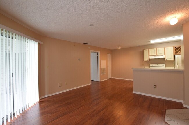 Building Photo - 2549 Grassy Point Dr