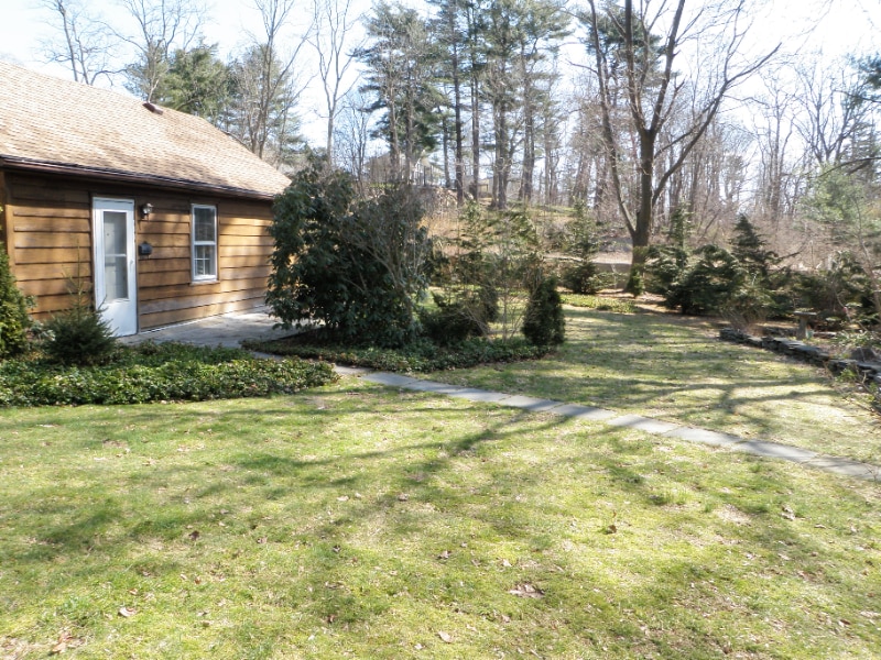 Building Photo - 4 Cedar Swamp Rd