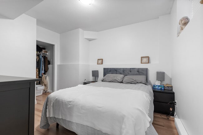 Building Photo - 35598 McKee Rd