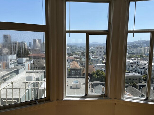 Building Photo - 2055 California St