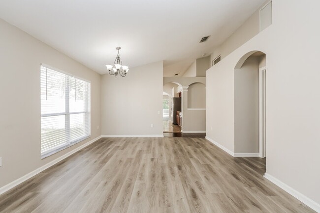 Building Photo - 5920 Count Turf Ln