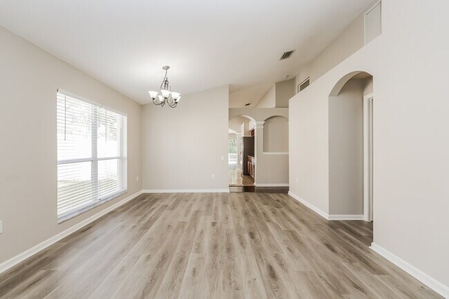 Foto del edificio - 5920 Count Turf Ln