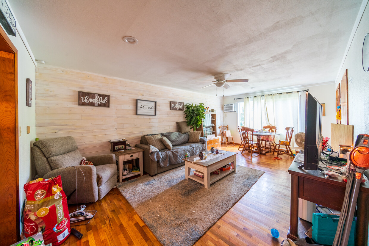 Unit 322-living room - 322 State St