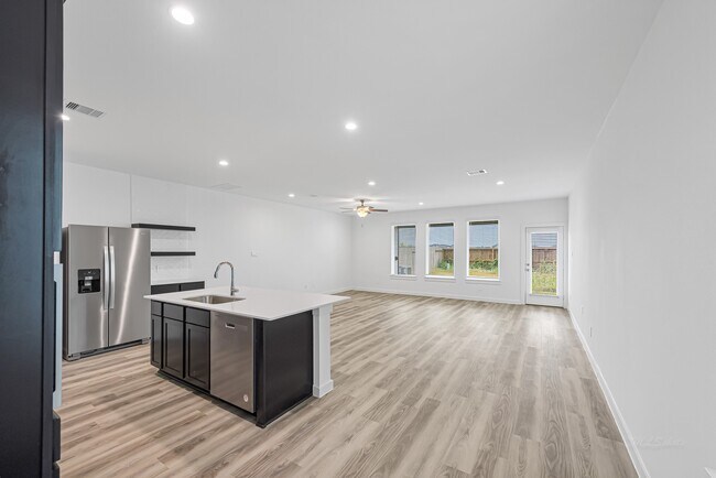 Foto del edificio - 3002 Crown Gate Dr