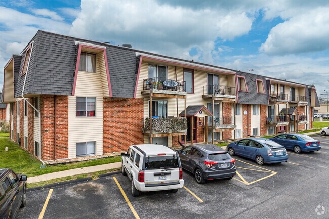 Building Photo - Rosewood Village