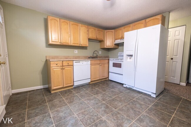 Foto del edificio - 2 br, 1.5 bath House - 269 Chicopee St #19