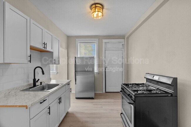 Foto del edificio - 4102 California Ave