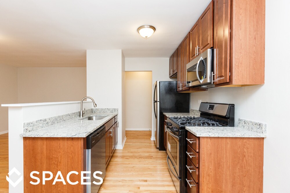 Foto principal - 4816 N Springfield Ave