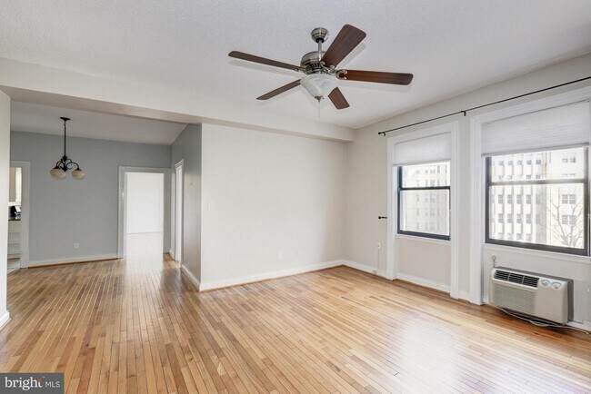 Building Photo - Spacious 1-Bedroom Apartment in the Heart ...