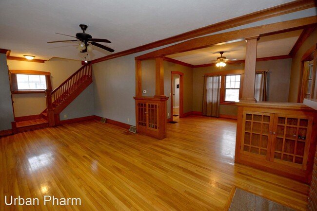 Building Photo - 5 br, 2.5 bath House - 548 Valley NW