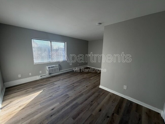 Foto del edificio - 5146 Carthage Ave