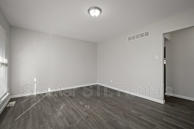 Building Photo - 1225 Bellarmine Ln