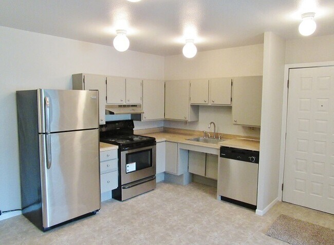 Building Photo - 4909 Universal Dr