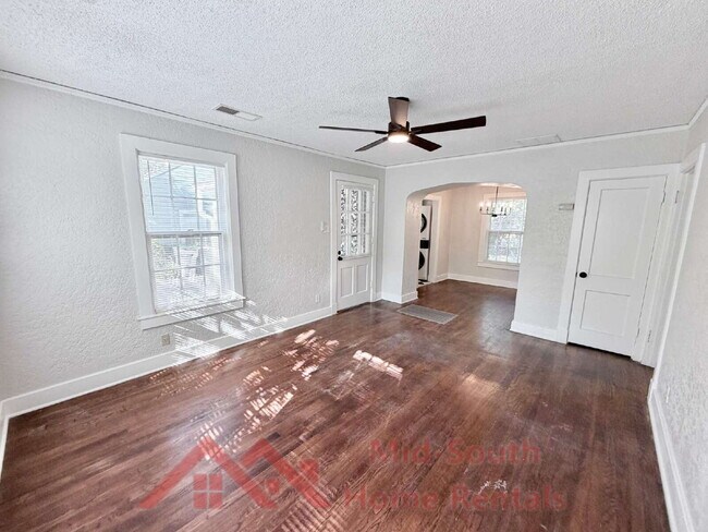 Foto del edificio - 594 S Graham St