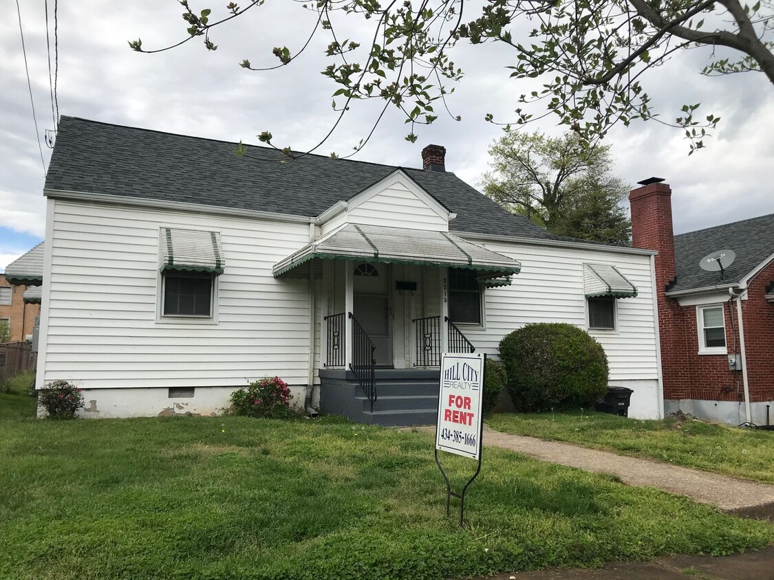Primary Photo - Adorable House on Park Place