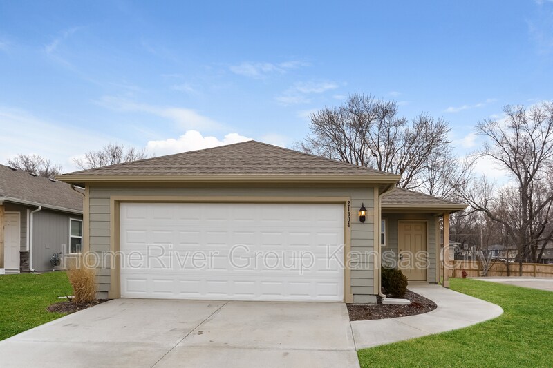 21304 W 215th Ter, Spring Hill, KS 66083 House Rental in Spring Hill