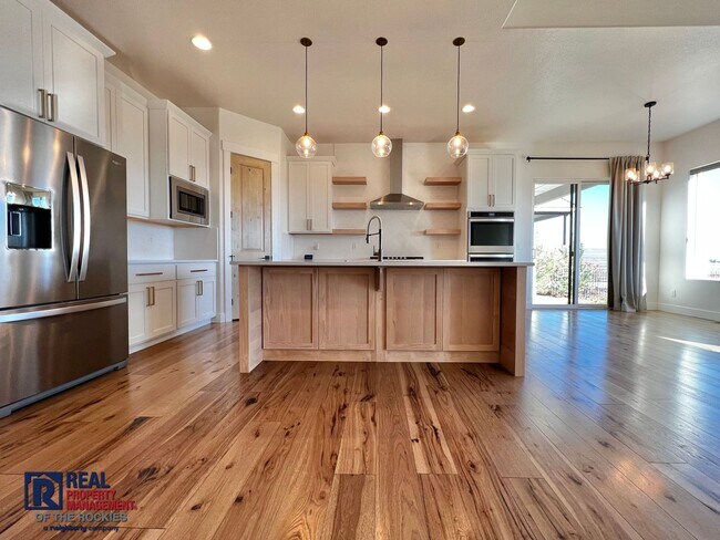 Foto del edificio - Gorgeous 4 bed 3 bath + Office home located on the 12th Tee of the TPC Golf Course!