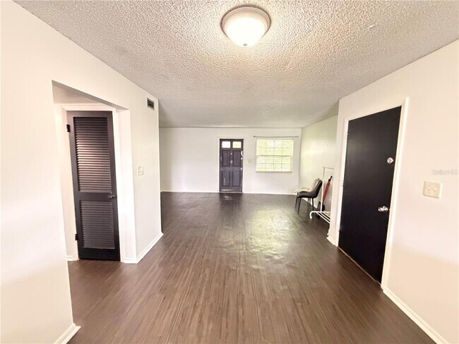 Foto del edificio - 525 Conway Rd