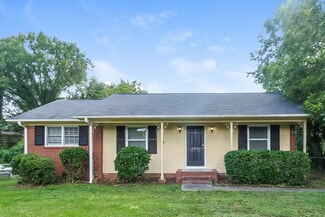 Building Photo - 4534 Hidden Valley Rd