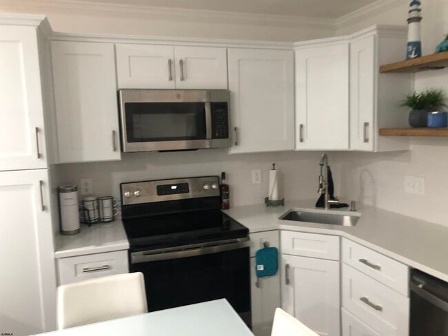 Building Photo - 203 E Brigantine Ave