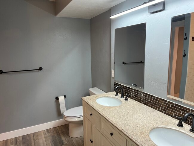 Building Photo - 2698 S Hidden Canyon Dr