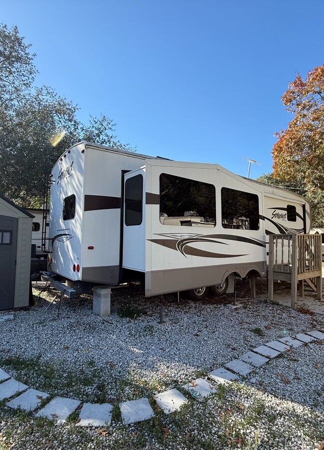 Building Photo - 3000 Clarcona Rd