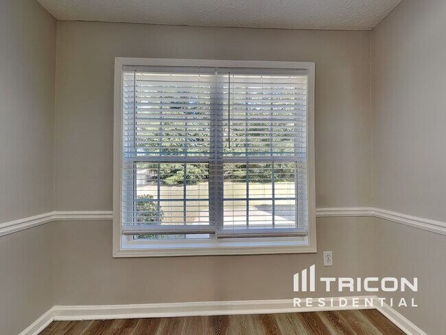 Foto del edificio - 714 Manor Ridge Dr