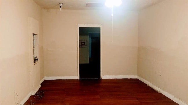 Building Photo - 305 N Ford St