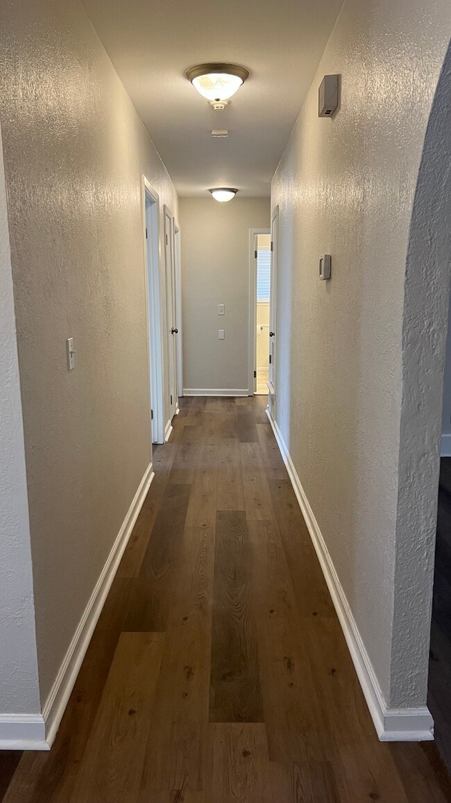 Foto del edificio - 6512 Garwood Rd