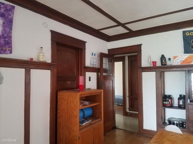 Foto del edificio - 3 br, 1 bath Apartment - 2734 N Cramer St