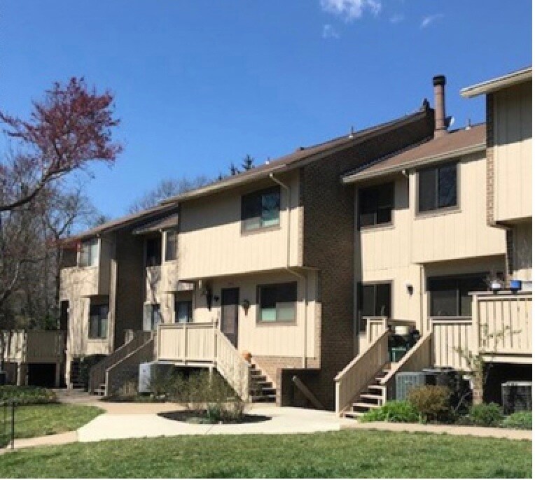 2445 Glengyle Dr Unit 218, Vienna, VA 22181 Condo for Rent in Vienna
