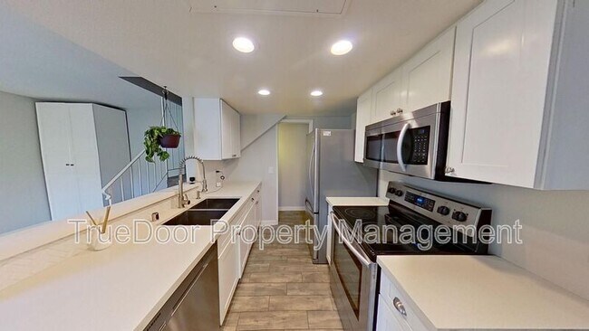 Foto del edificio - 10461 College Dr