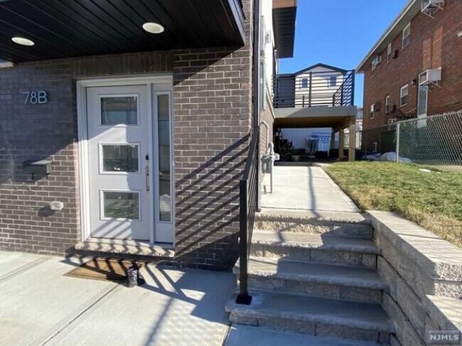Building Photo - 78 W Edsall Blvd