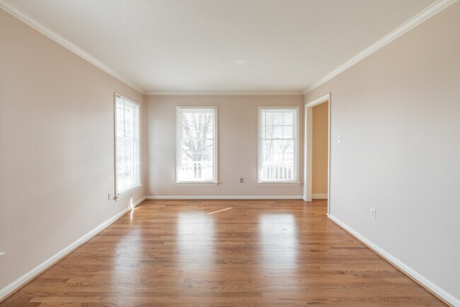 Building Photo - 4840 Teen Barnes Rd