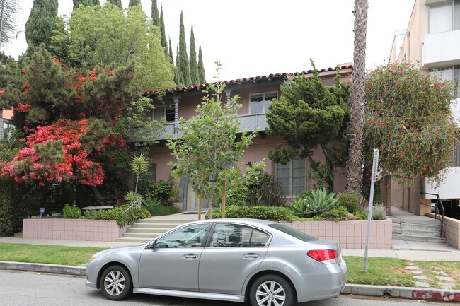Building Photo - 152 S Maple Dr