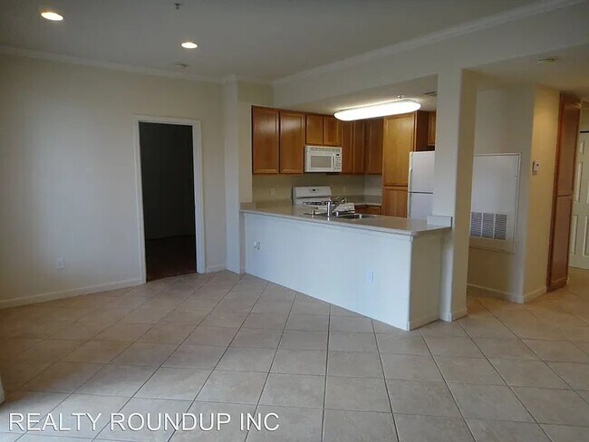 Foto del edificio - 5201 Laguna Oaks Dr