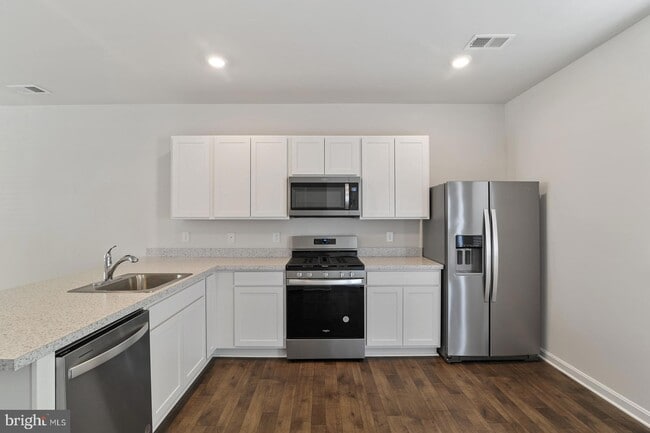 Building Photo - 23 Huckleberry Dr