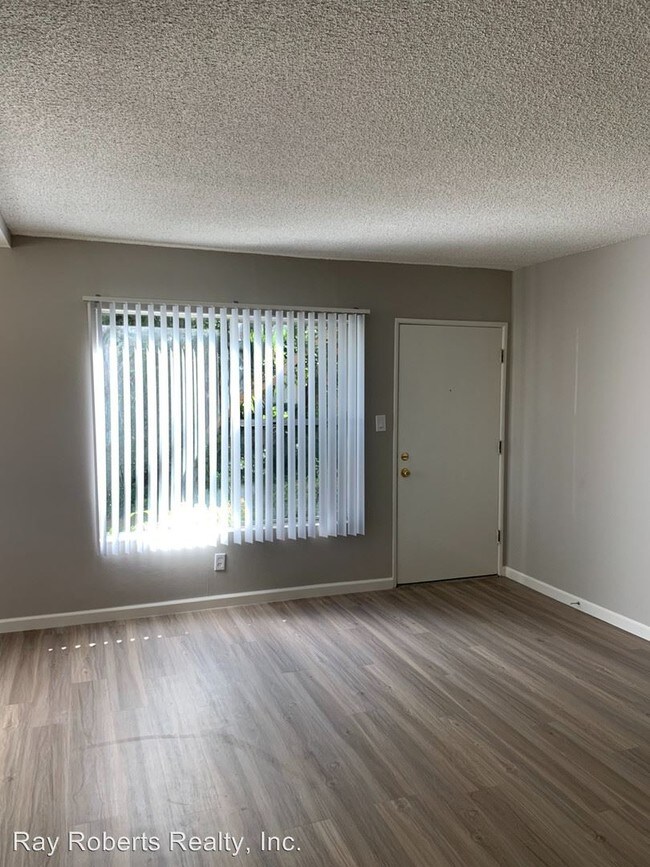 Building Photo - 2243 San Anseline Ave