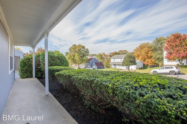 Building Photo - 3 br, 2.5 bath House - 6059 Claire Dr