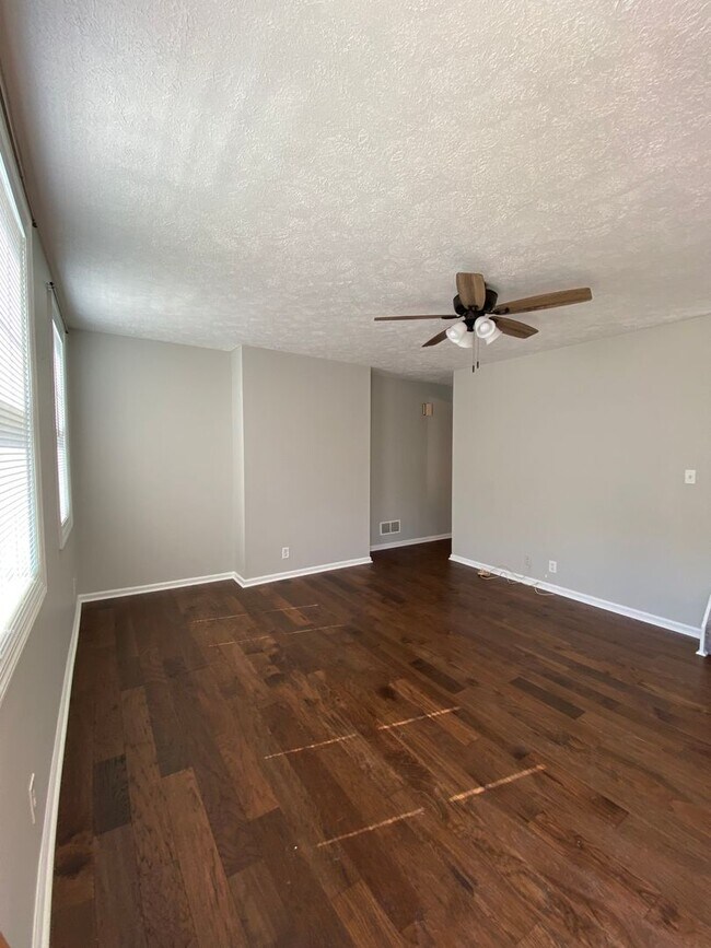 Foto del edificio - MODERN 3 BEDROOM IN THE HEART OF SOUTHSIDE!