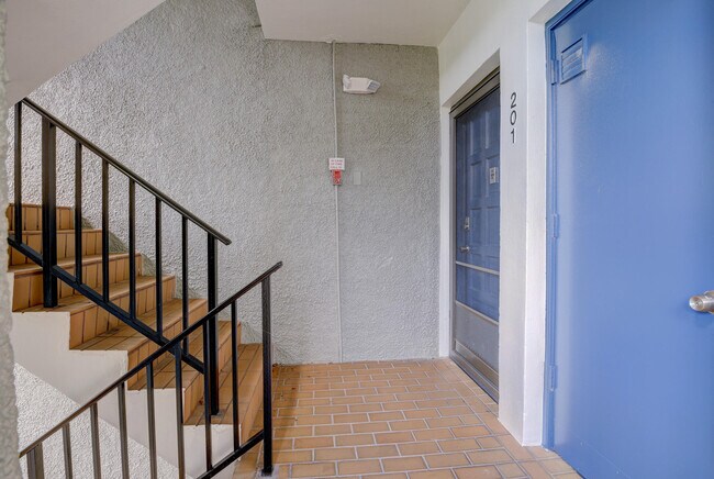 Foto del edificio - 4801 Esedra Ct