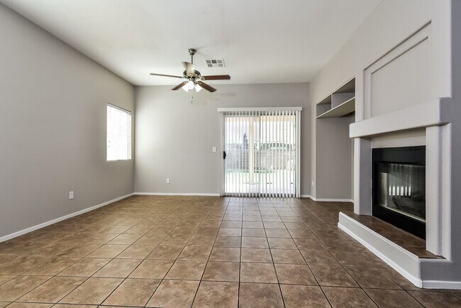 Foto del edificio - 7259 Rock Castle Ave