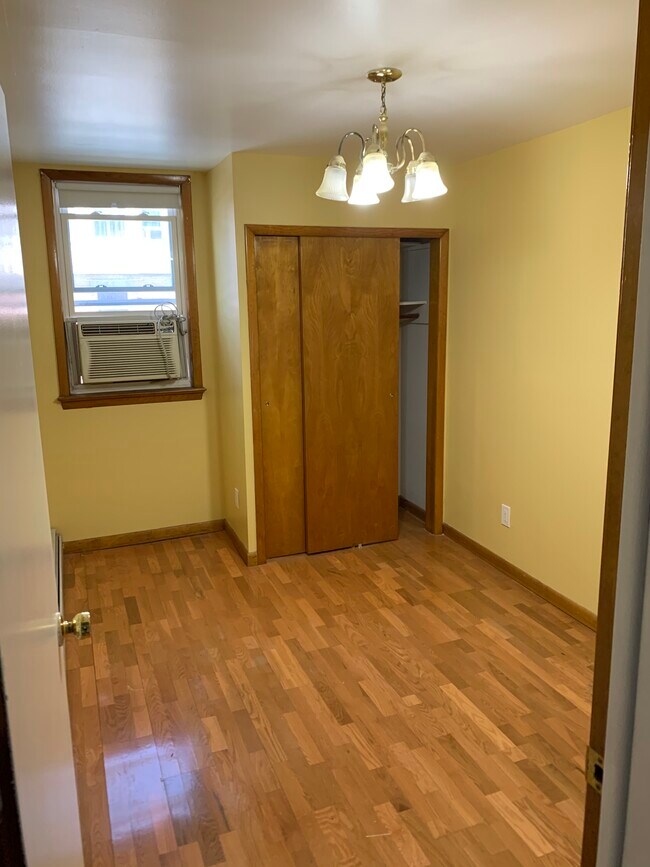 Building Photo - 51 Halstead St