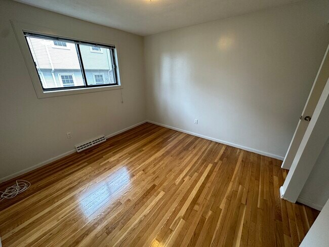 Foto del edificio - 36 Undine Rd