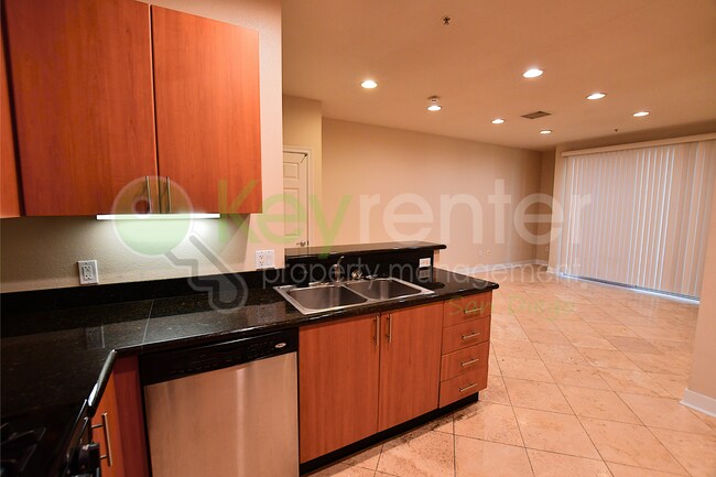 Building Photo - Easy access to the 163, 5, and 94 freeways...