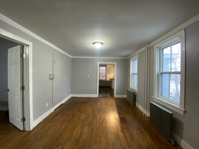 Building Photo - 2 Guilfoil Ave