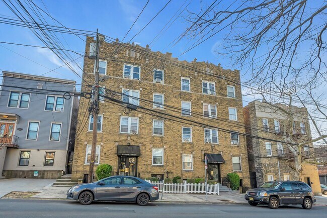 Foto del edificio - 127 Carlton Ave